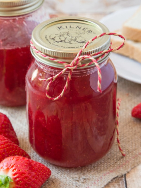 1467907965-1592-QGrUZXA7Vfi-strawberry-jam-1